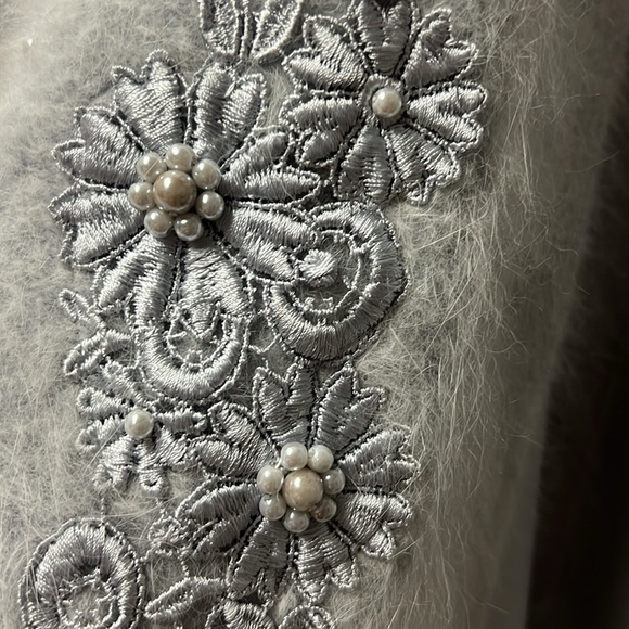 Vintage Lee Sands Angora Cardigan–Pearl Beaded Floral Embroidery–Made in Korea - Picture 14 of 16
